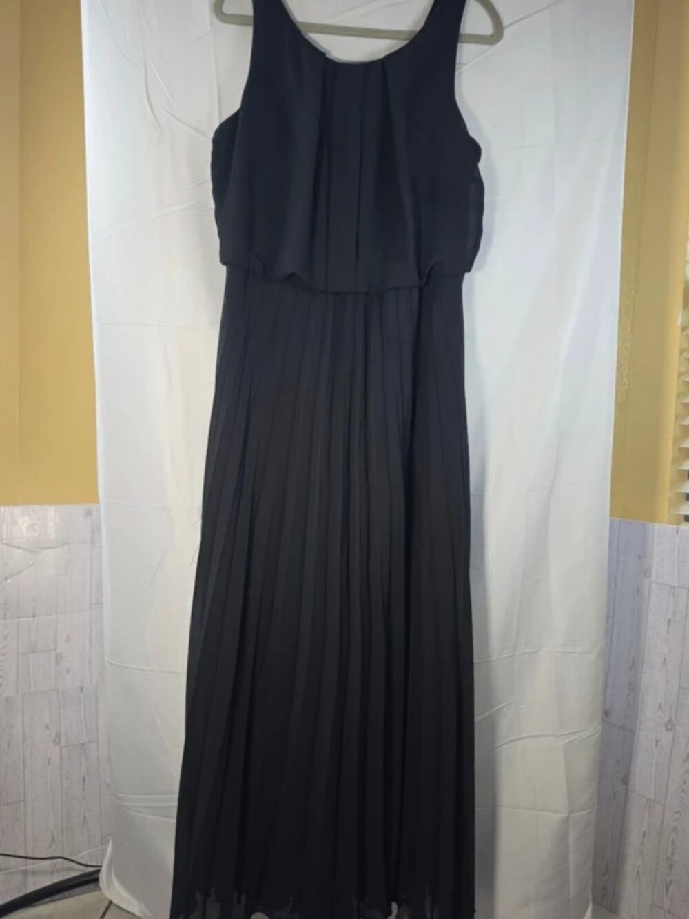 Pompusgirl Black Maxi Dress Women's XL Sleeveless Pleated Flowy Back Zip